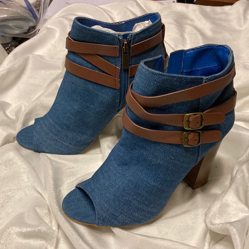 Booties- size6.5